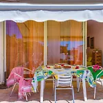 Casa Indipendente Vicino Con Ampia Veranda *