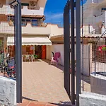Casa Indipendente Vicino Con Ampia Veranda *