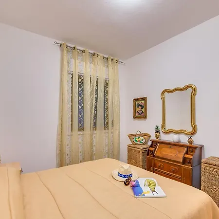 Nucci By Biddizzi Rari - A Pochi Minuti Dalla Con Ampia Veranda